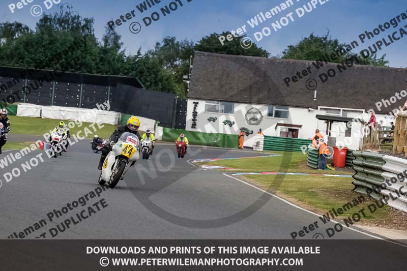 Vintage motorcycle club;eventdigitalimages;mallory park;mallory park trackday photographs;no limits trackdays;peter wileman photography;trackday digital images;trackday photos;vmcc festival 1000 bikes photographs
